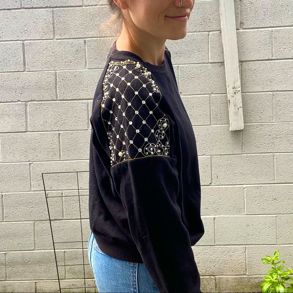 Forever21 Fancy Sweatshirt - Picture 2 of 6